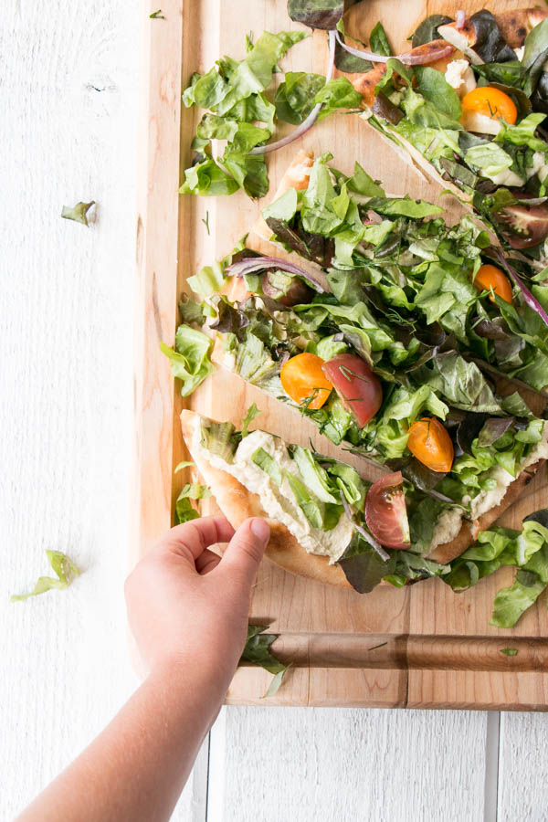 Hummus Flatbread | Quick, easy, and full of fresh flavours, this Hummus Flatbread is our new favourite dish!