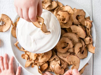 Apple Chips with a sugar-free Yogurt Dip is a great healthy alternative to the regular chips and dip. Make family night still fun, but more healthy with this Apple Chips and Dip recipe! #healthy #ad