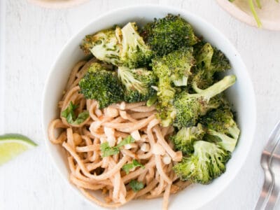 Garlicky Peanut Soba Noodles with Roasted Broccoli is our new favourite vegetarian way to enjoy dinner! Super nutritious from the soba noodles and broccoli, but incredibly kid-friendly thanks to a garlicky peanut sauce.