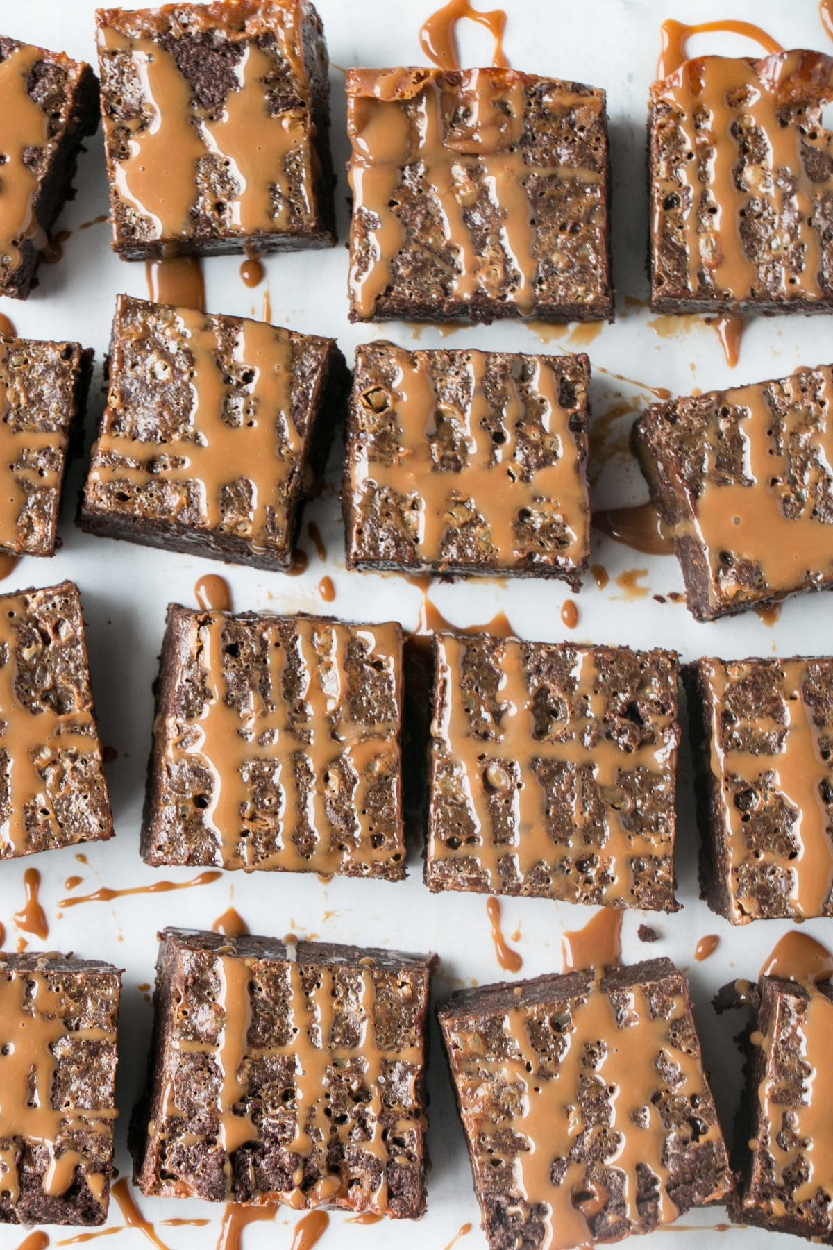 Perfectly chewy and fudgy Ducle de Leche Brownies. #brownies #caramel #dessert #chocolate