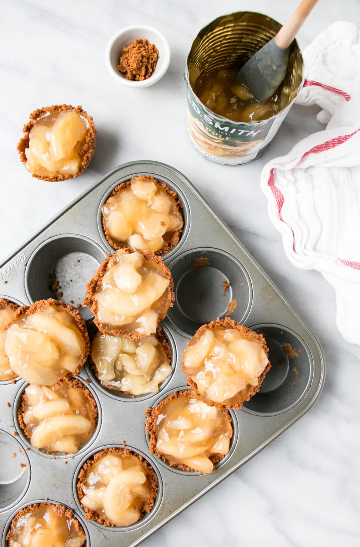 Mini Apple Pies with apple pie filling